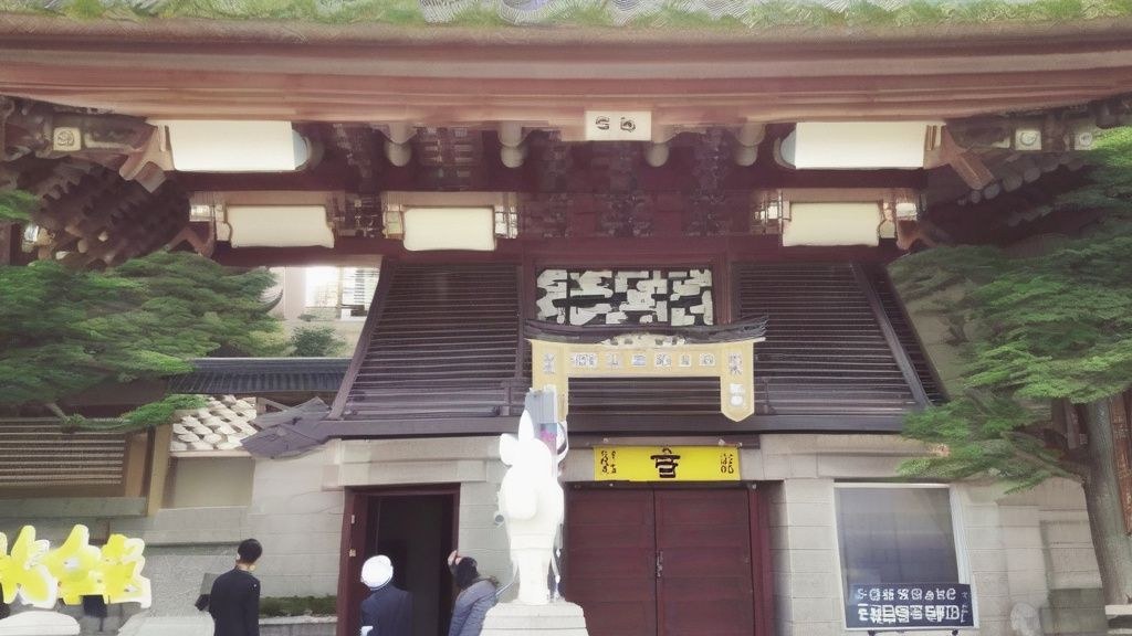 한국인 젊은 남녀가 스마트폰으로 숏폼 콘텐츠를 보며 환호하는 모습, 배경에는 게임 UI와 AI 아이콘이 겹쳐 보임